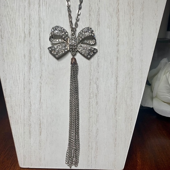 Jewelry - Sparkling Silver Crystal Bow Tassel Necklace, 26”-29” Vintage